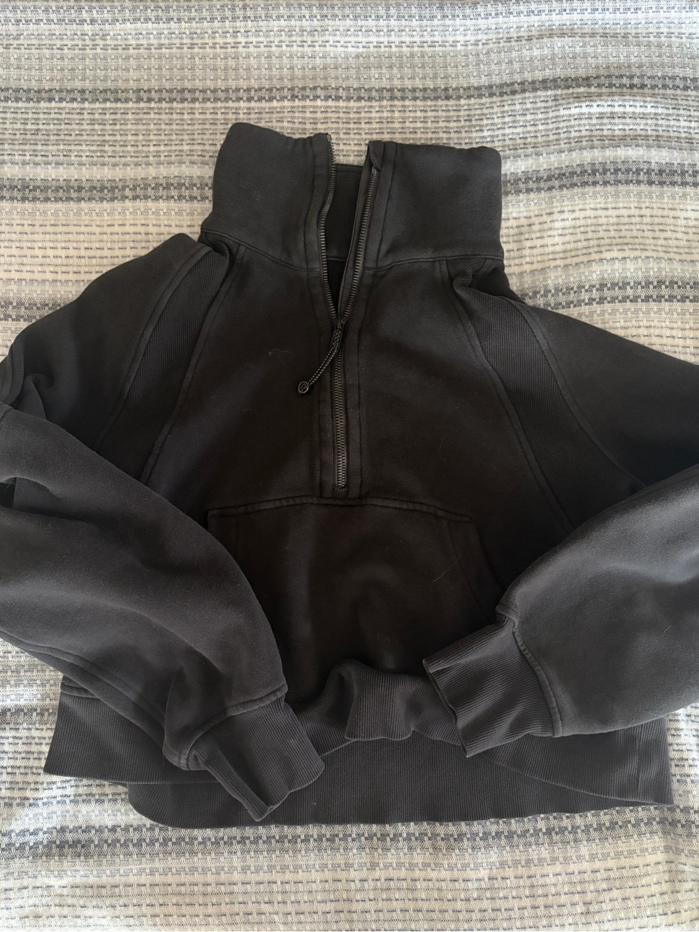 Lululemon Black Scuba
